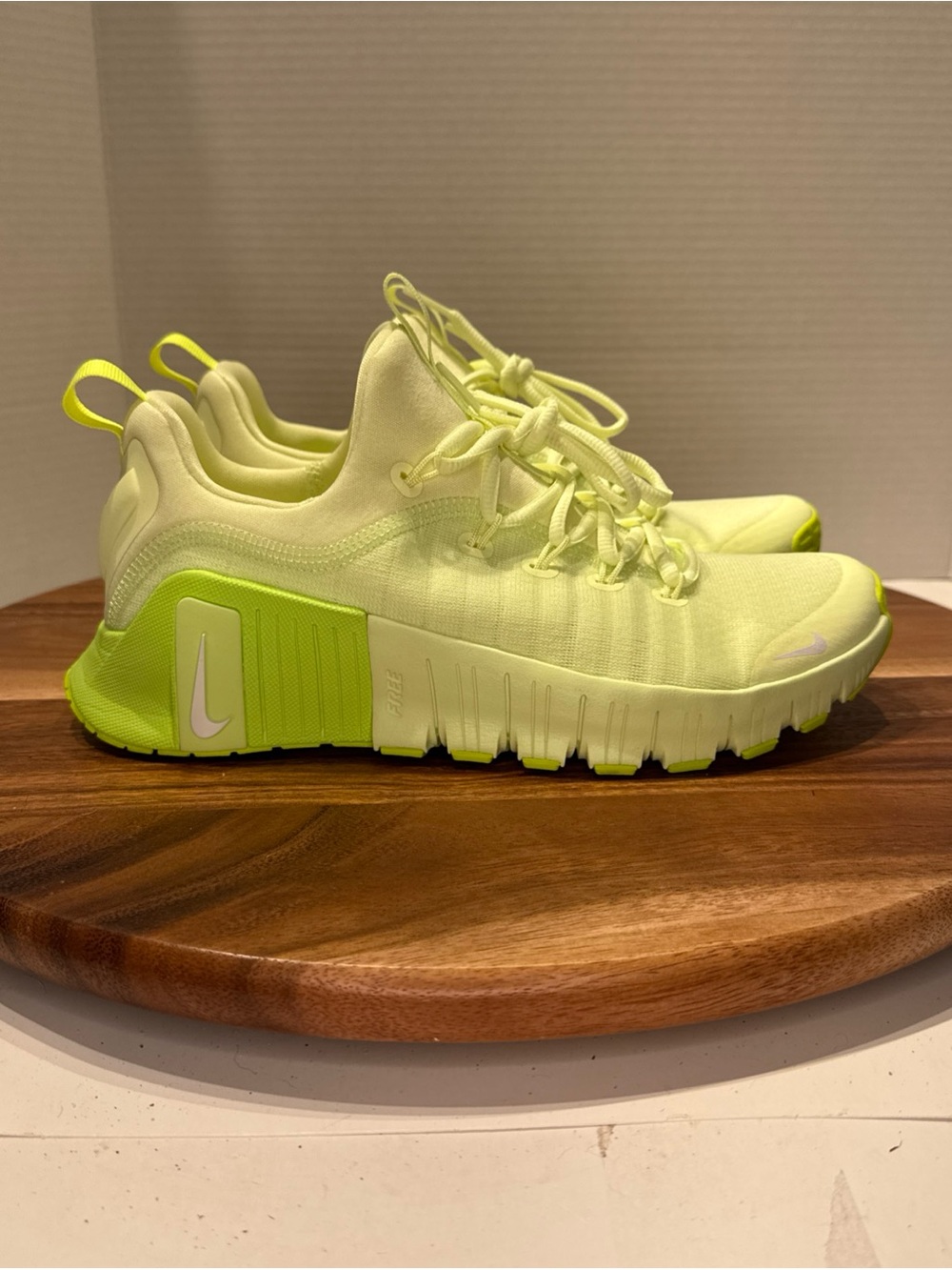 Nike Free Metcon Women’s Training Shoes – White/Volt Neon – Size 9